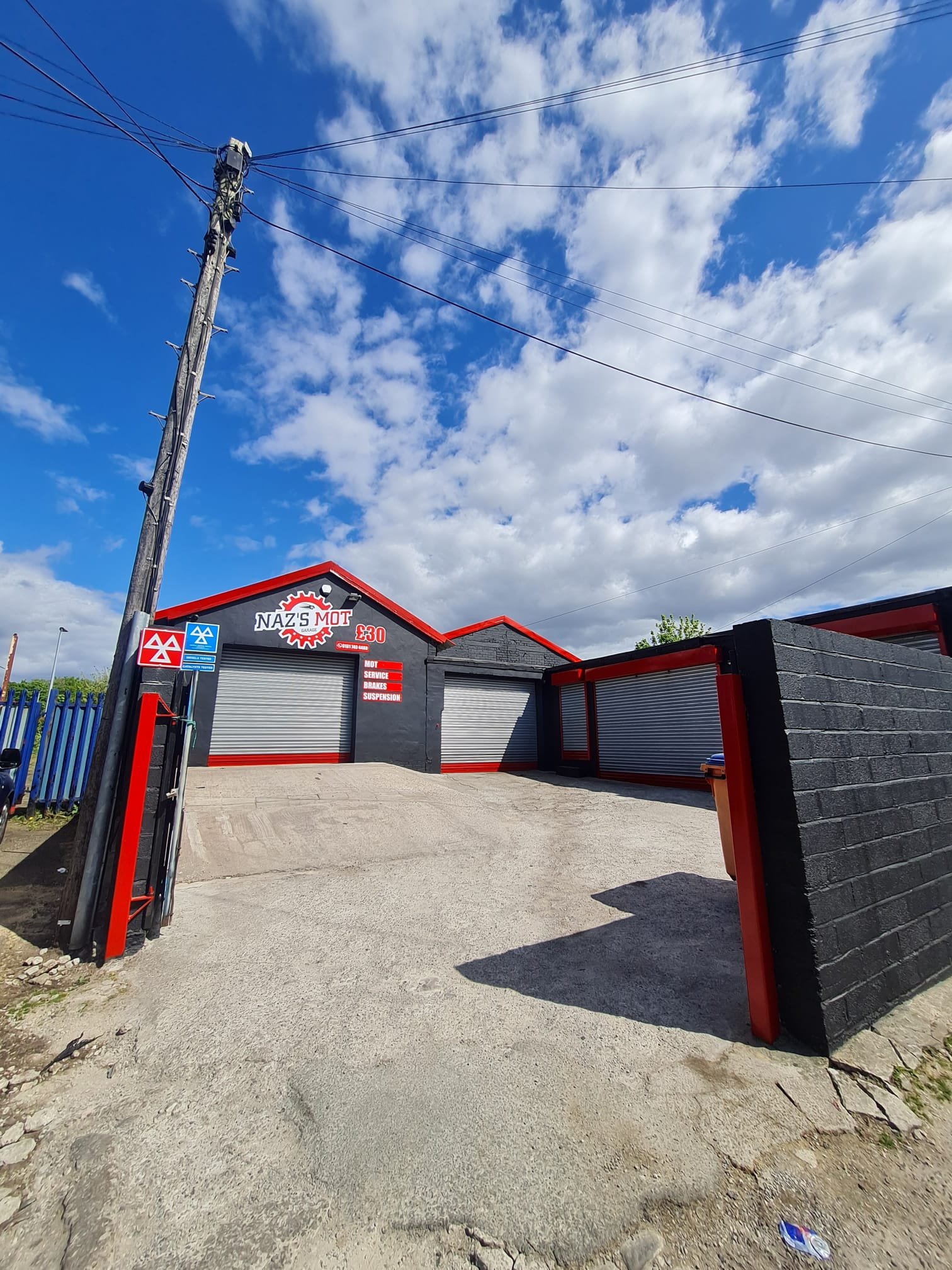 Naz's MOT Garage Exterior